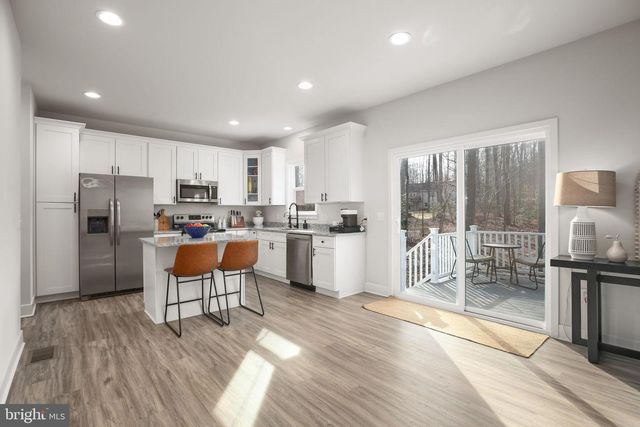 2102 LAKEVIEW PKWY, Locust Grove, VA 22508