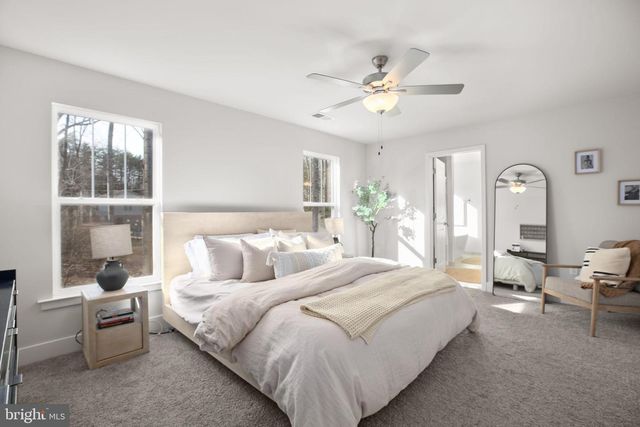 2102 LAKEVIEW PKWY, Locust Grove, VA 22508