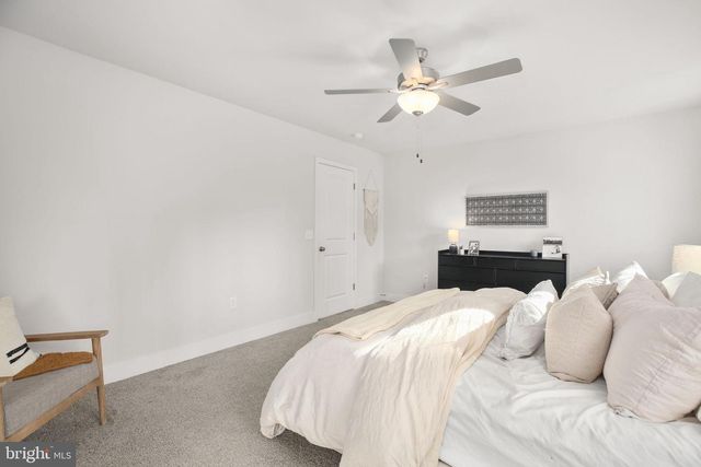 2102 LAKEVIEW PKWY, Locust Grove, VA 22508