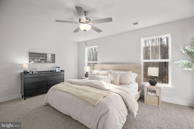 2102 LAKEVIEW PKWY, Locust Grove, VA 22508