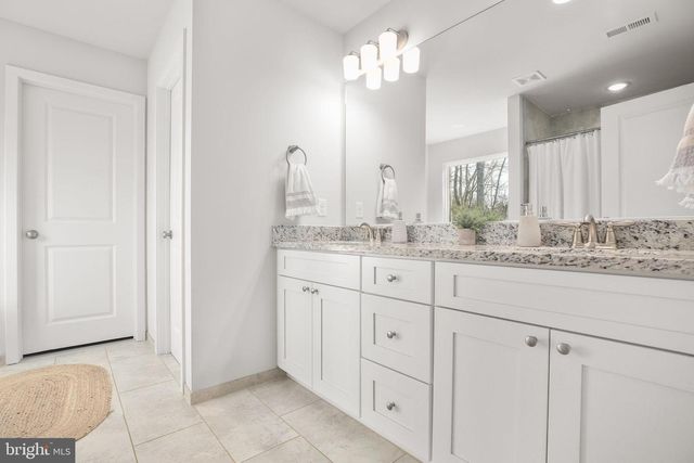 2102 LAKEVIEW PKWY, Locust Grove, VA 22508