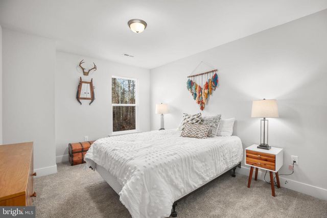 2102 LAKEVIEW PKWY, Locust Grove, VA 22508