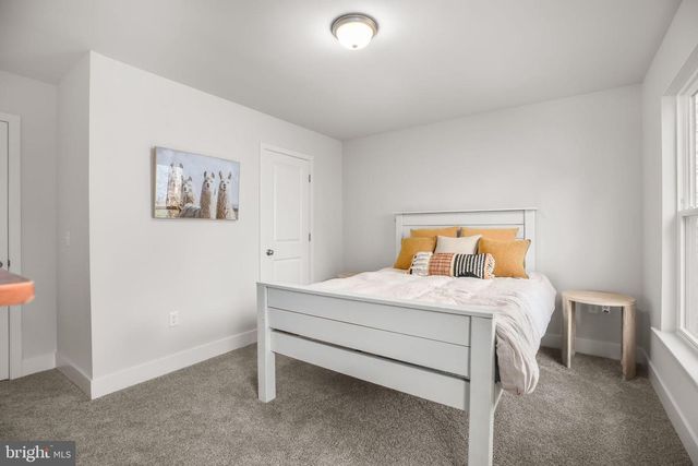 2102 LAKEVIEW PKWY, Locust Grove, VA 22508