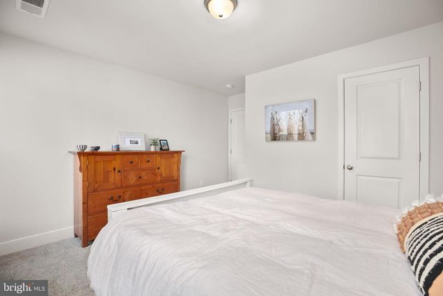 2102 LAKEVIEW PKWY, Locust Grove, VA 22508