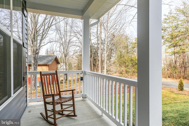 2102 LAKEVIEW PKWY, Locust Grove, VA 22508