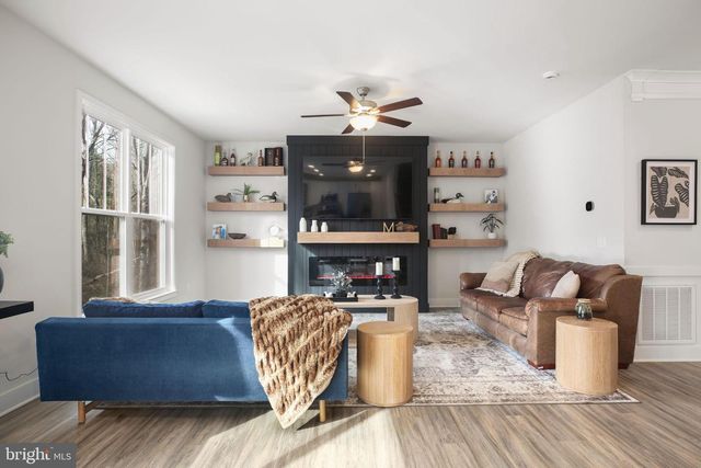 2102 LAKEVIEW PKWY, Locust Grove, VA 22508