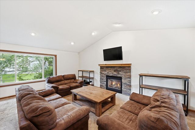6592 Albert Court, Lino Lakes, MN 55038