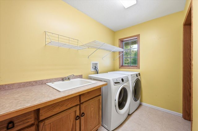 6592 Albert Court, Lino Lakes, MN 55038