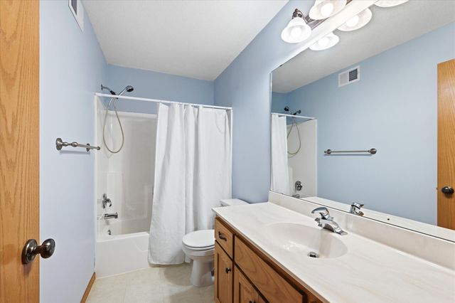 6592 Albert Court, Lino Lakes, MN 55038