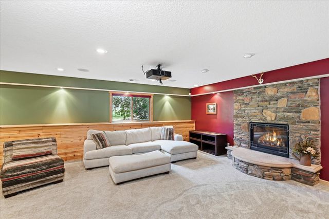 6592 Albert Court, Lino Lakes, MN 55038