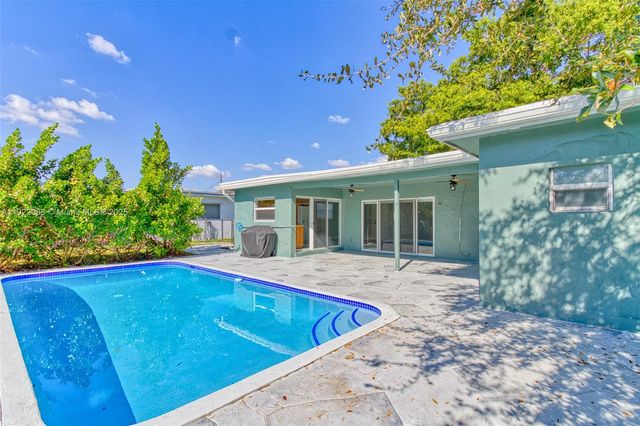 6510 NW 21st St, Sunrise, FL 33313