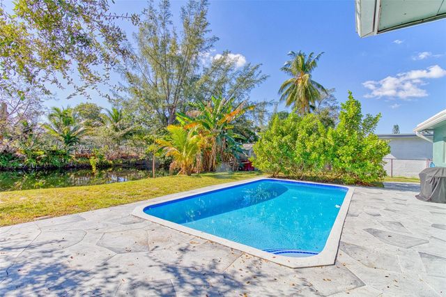 6510 NW 21st St, Sunrise, FL 33313