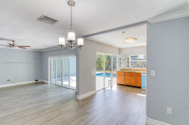 6510 NW 21st St, Sunrise, FL 33313