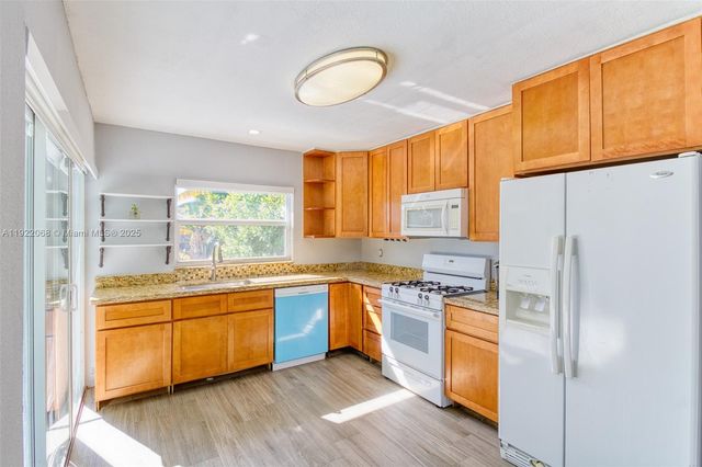 6510 NW 21st St, Sunrise, FL 33313