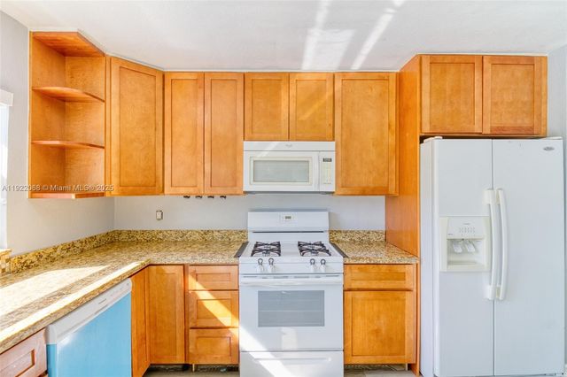 6510 NW 21st St, Sunrise, FL 33313