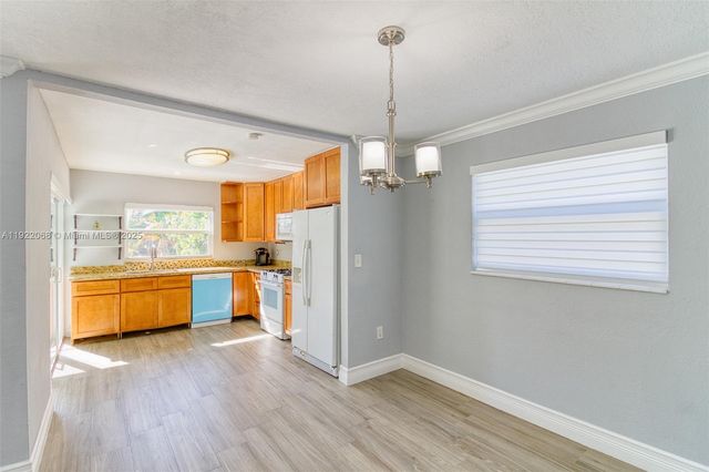 6510 NW 21st St, Sunrise, FL 33313