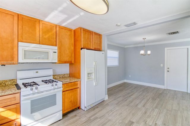 6510 NW 21st St, Sunrise, FL 33313