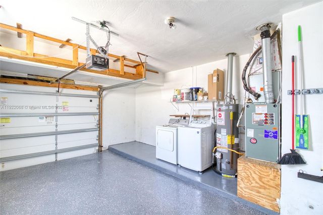 6510 NW 21st St, Sunrise, FL 33313