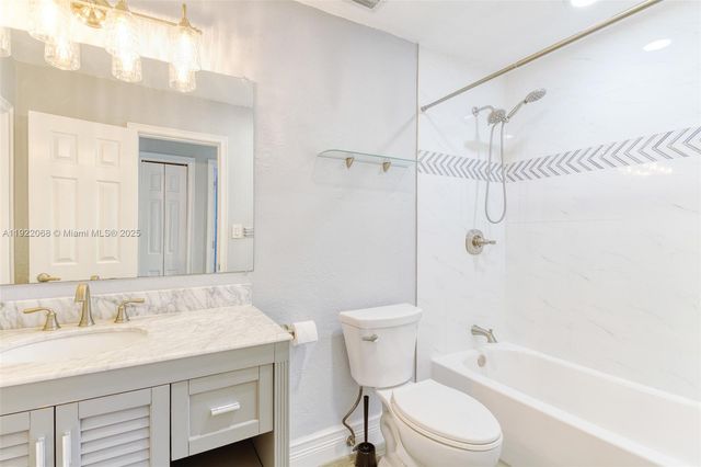 6510 NW 21st St, Sunrise, FL 33313