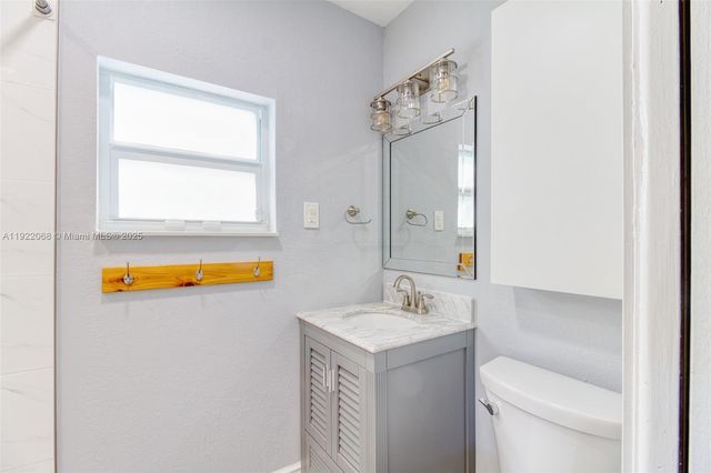 6510 NW 21st St, Sunrise, FL 33313