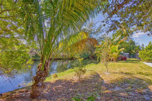 6510 NW 21st St, Sunrise, FL 33313