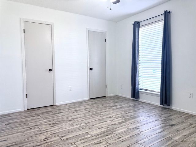 205 Montclaire Drive, West Columbia, TX 77486