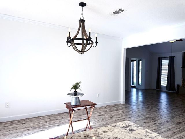 205 Montclaire Drive, West Columbia, TX 77486