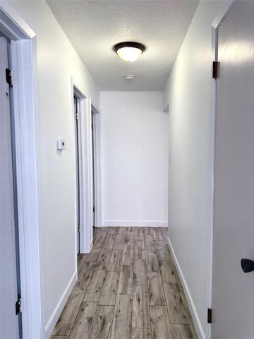 205 Montclaire Drive, West Columbia, TX 77486