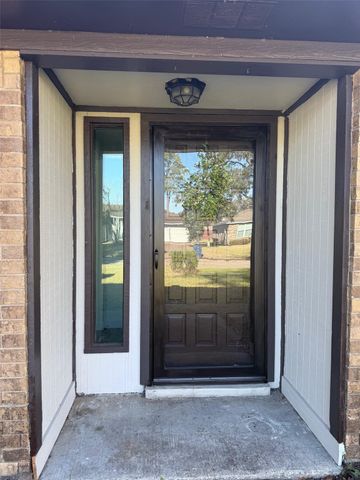 205 Montclaire Drive, West Columbia, TX 77486