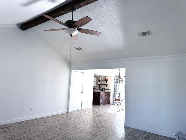 205 Montclaire Drive, West Columbia, TX 77486