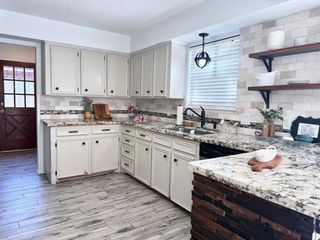 205 Montclaire Drive, West Columbia, TX 77486