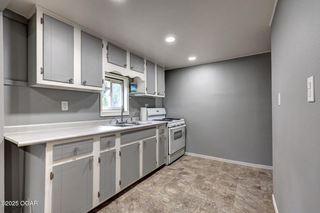 409 Club Street, Joplin, MO 64801