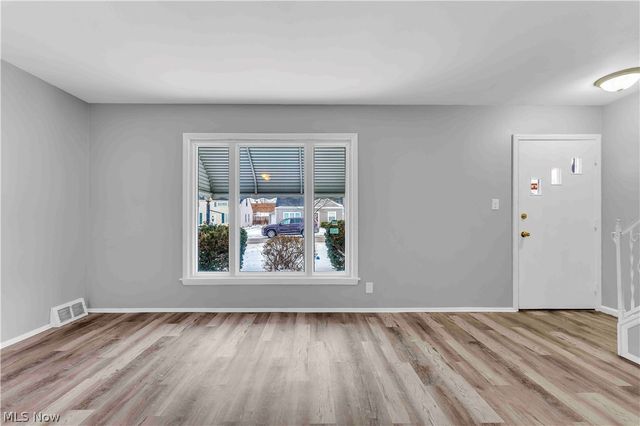 26450 Drakefield Avenue, Euclid, OH 44132