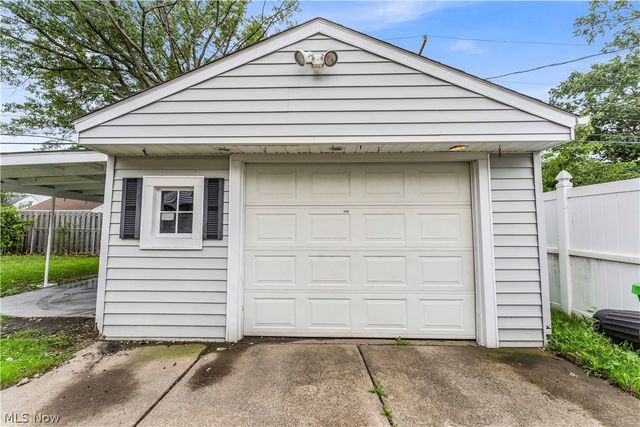 26450 Drakefield Avenue, Euclid, OH 44132