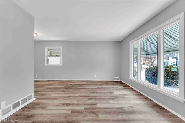 26450 Drakefield Avenue, Euclid, OH 44132