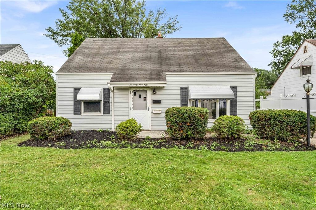 26450 Drakefield Avenue, Euclid, OH 44132