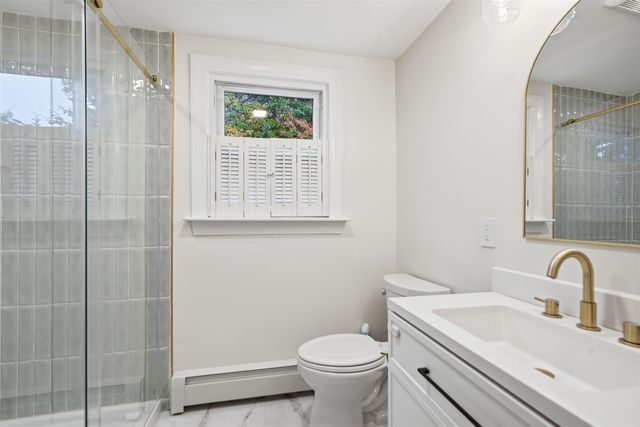 8 Edwards Street, Salem, NH 03079