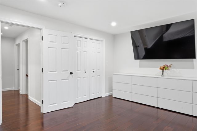8 Edwards Street, Salem, NH 03079
