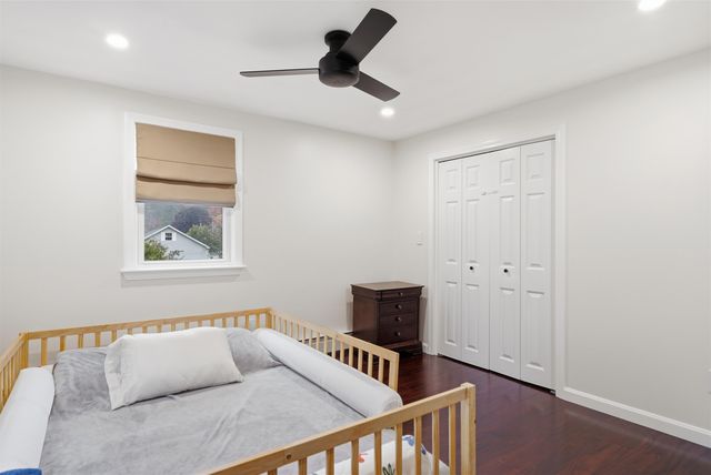 8 Edwards Street, Salem, NH 03079