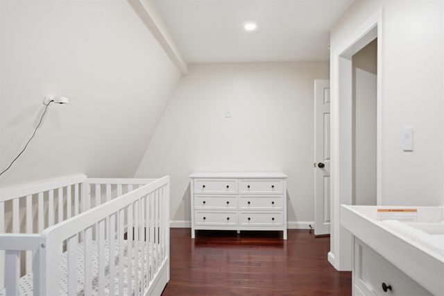 8 Edwards Street, Salem, NH 03079