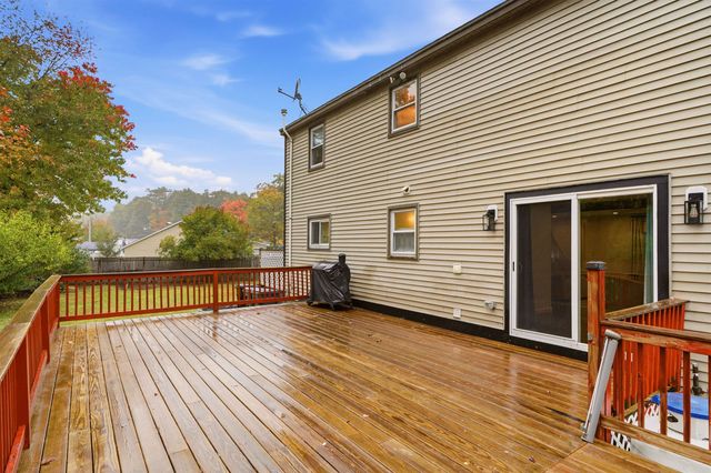 8 Edwards Street, Salem, NH 03079
