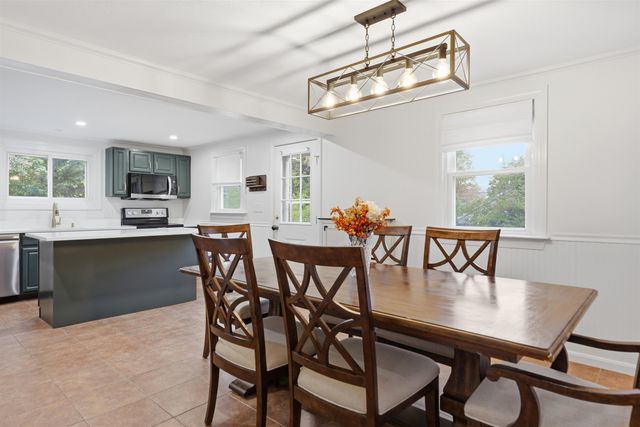 8 Edwards Street, Salem, NH 03079