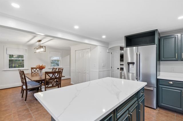 8 Edwards Street, Salem, NH 03079