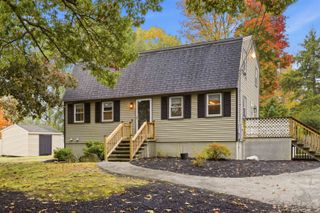 8 Edwards Street, Salem, NH 03079