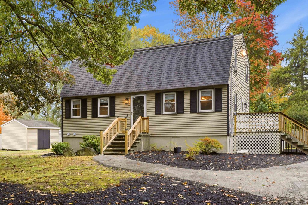 8 Edwards Street, Salem, NH 03079