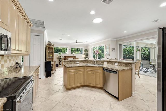 65 Heritage WAY, Naples, FL 34110