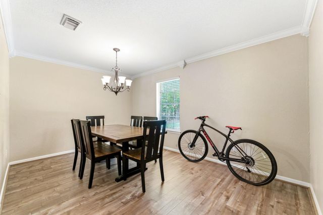 10820 Longleaf Drive, Conroe, TX 77385