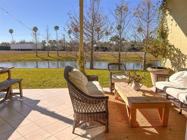 2668 Country Golf Drive, Wellington, FL 33414