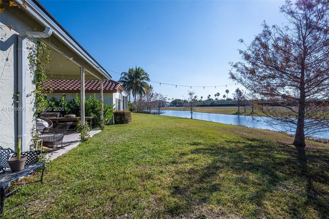 2668 Country Golf Drive, Wellington, FL 33414