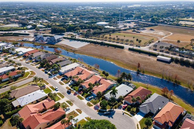 2668 Country Golf Drive, Wellington, FL 33414